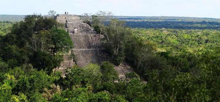 CHWILE GROZY W CALAKMUL CHWILE GROZY W CALAKMUL